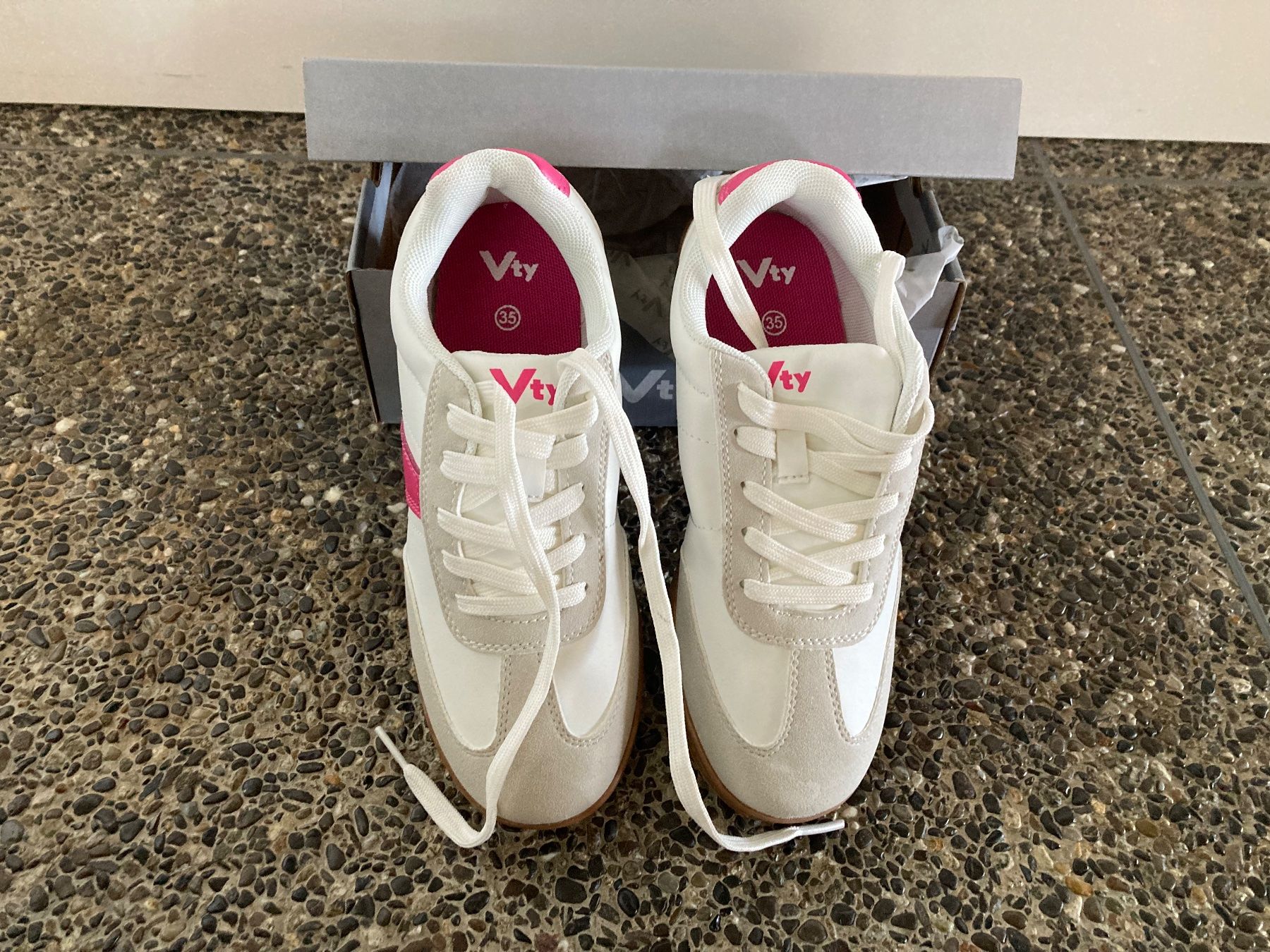 Scarpe per ragazze: Neue Hallenschuhe Gr. 35 – Nuovo e nell'imballaggio originale da Aetingen venduto da Nadinsky 1