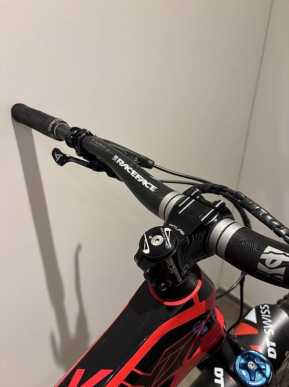 YT Velos: YT Capra carbon Enduro E13/Fox 36/ Ergon – Gebraucht aus Rüschlikon von Dbloemhof 2