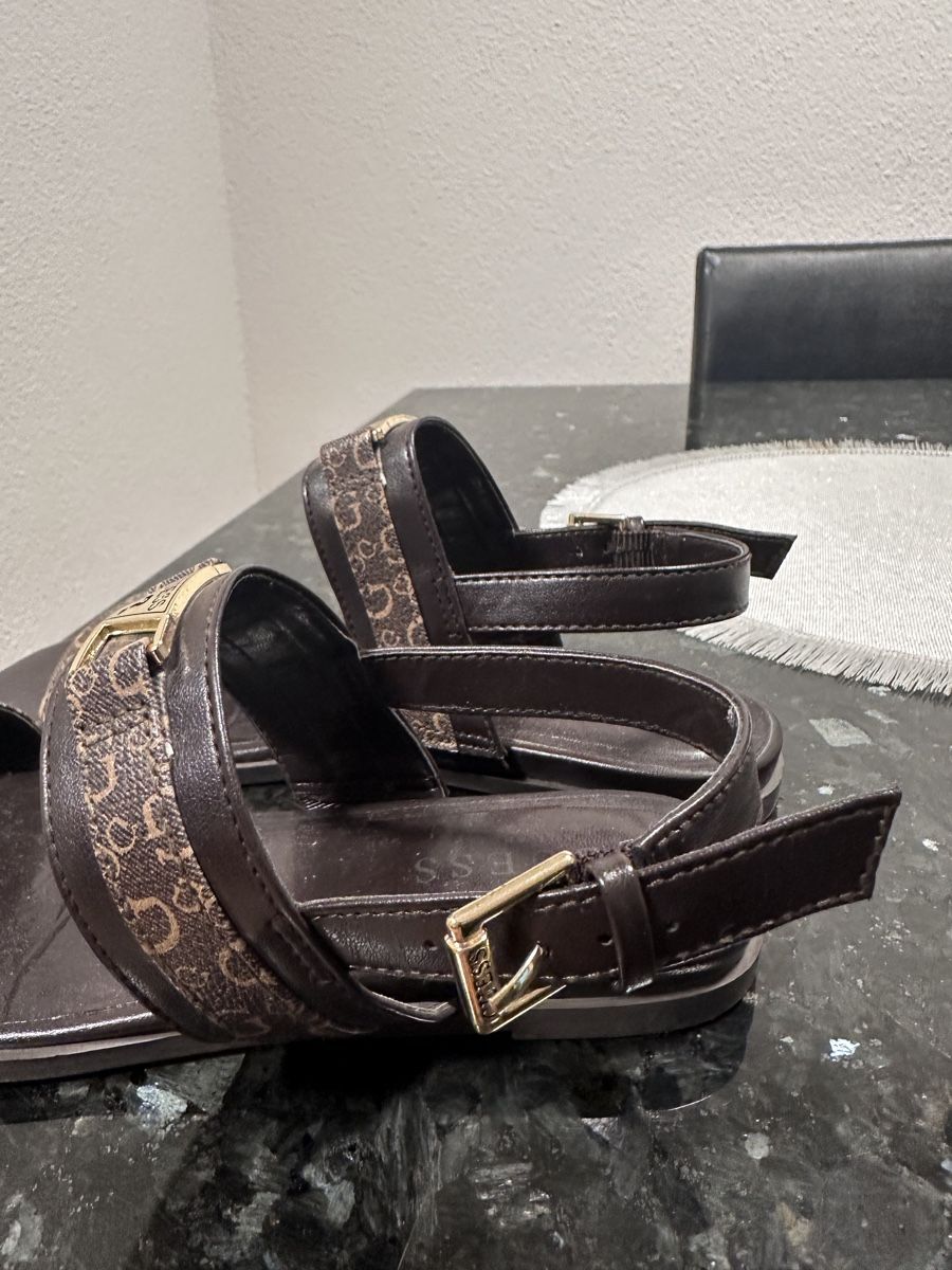 Guess Scarpe da donna: Guess Sandalen, braun – Nuovo (secondo la descrizione) da Oberurnen venduto da nes_8xqt 4