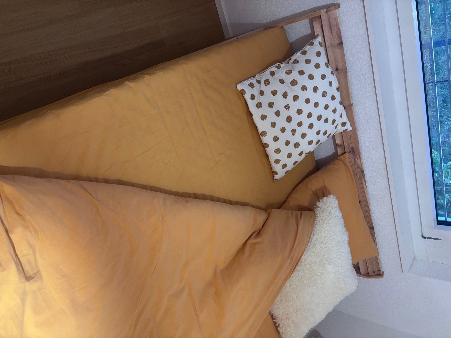Ikea Letti: Lit, sommier et matelas IKEA 140x200 cm – Usato da Crissier venduto da pao_tq78 1