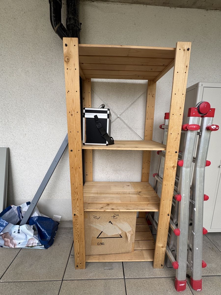 Scaffali: Gebrauchtes Holzregal zu verkaufen  – Usato da Winterthur venduto da vik_gh6w 1