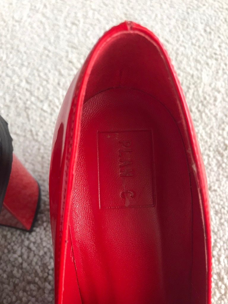Scarpe da donna: PLAN C   roter Lackschuh mit Schnalle – Usato da Kreuzlingen venduto da MONACH2 2
