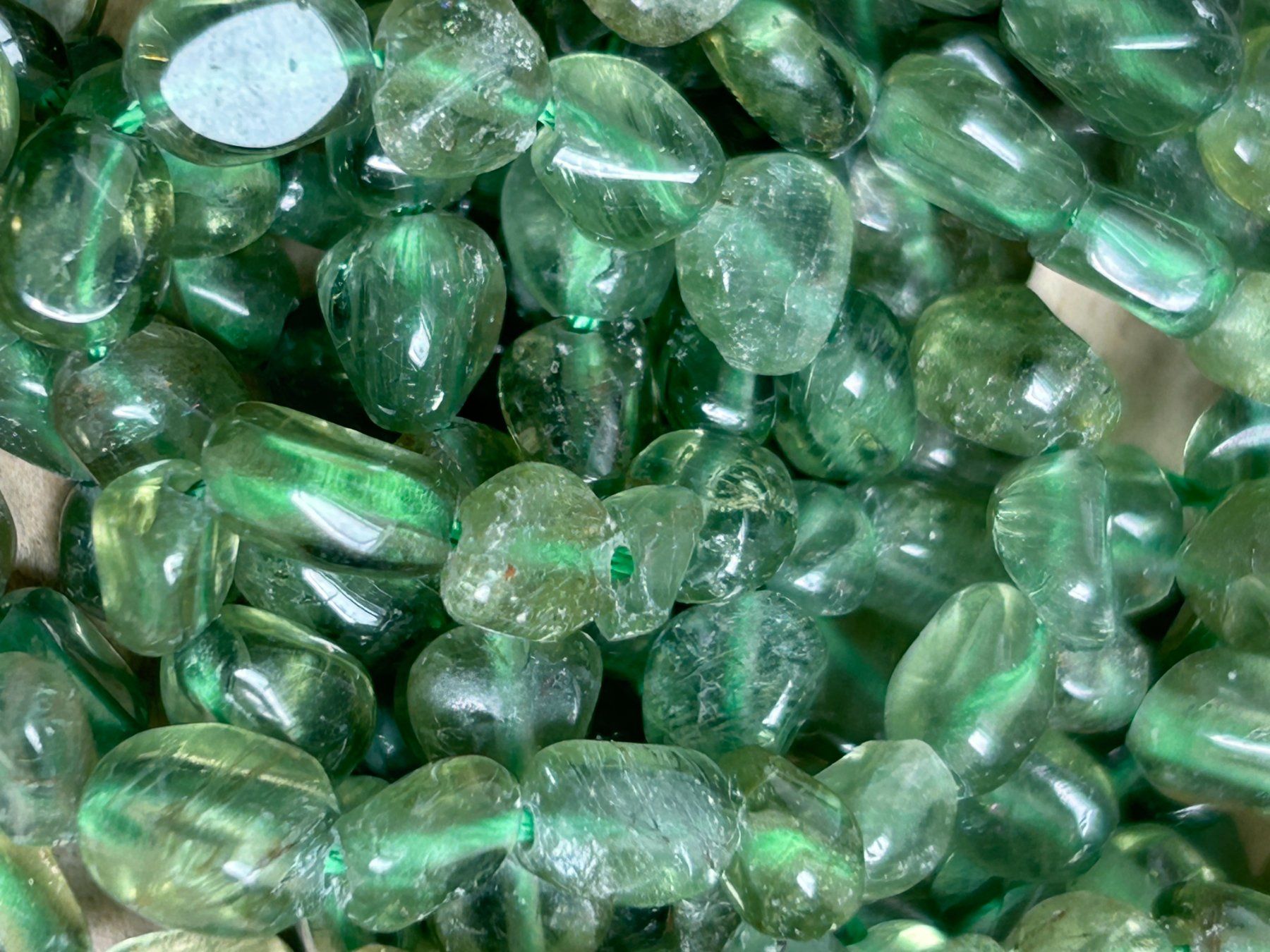 Pietre preziose: Strang echte green apatite Nuggets / stone 6-8 mm – Nuovo e nell'imballaggio originale da Niederrohrdorf venduto da Ytobi 1