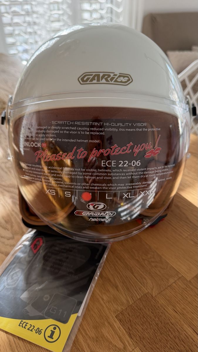 Helme & Visiere: Weisse Jet Helm – Neu und originalverpackt aus St. Gallen von mia_tbr9