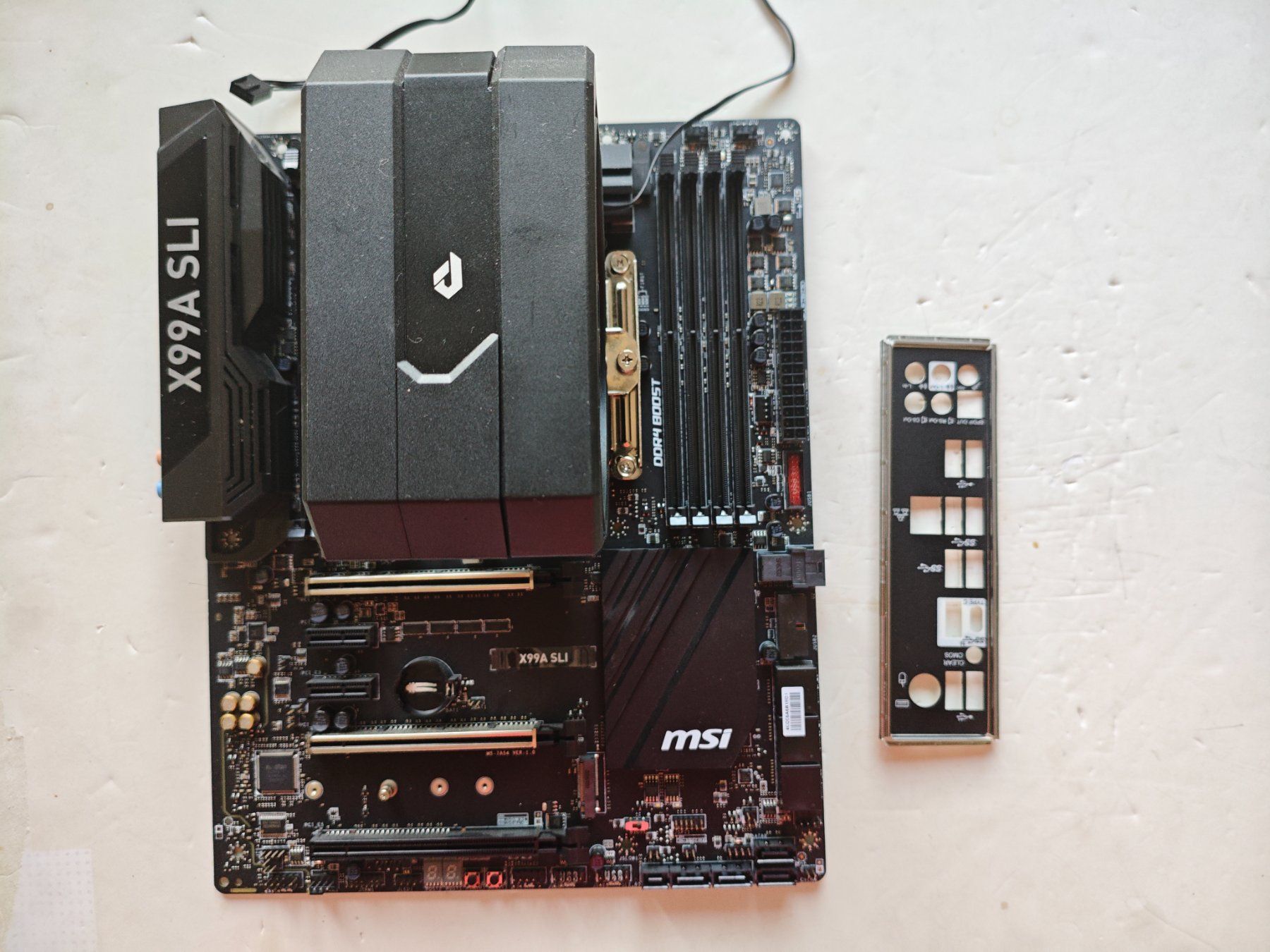 MSI Schede madri: MSI X99A SLI + i7 6800K + Kühler – Difettoso da Dübendorf venduto da tho_v2cs