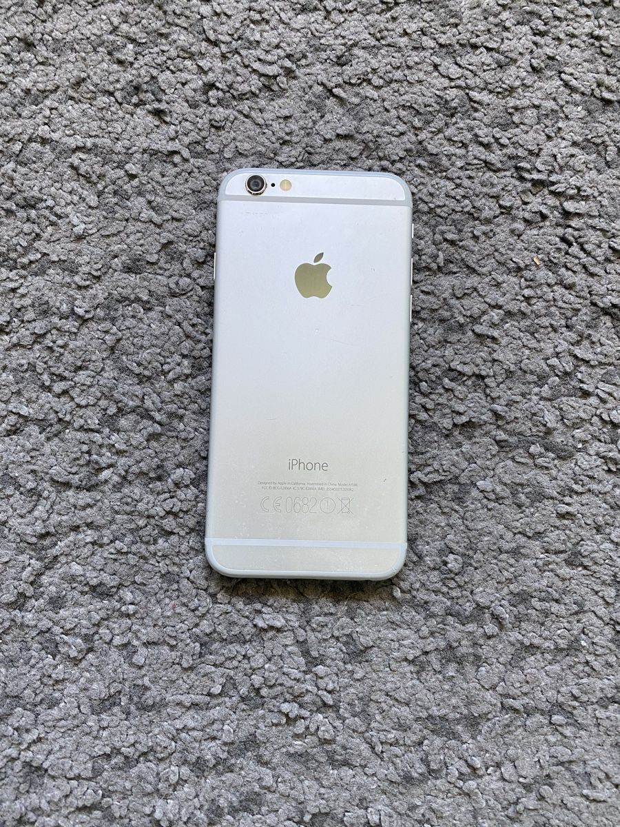 Apple Telefoni cellulari / Smartphones: iPhone 6 64GB 82% Argent -N.20 – Usato da Genève venduto da eth_6qs6 2