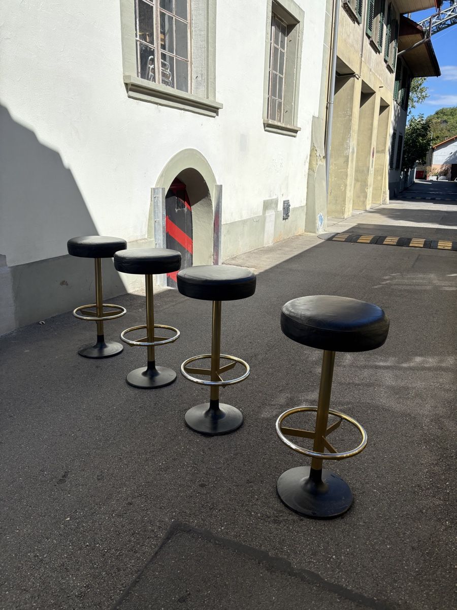 Hocker: Barhocker Set 4 Stk – Gebraucht aus Bern von Mavaha