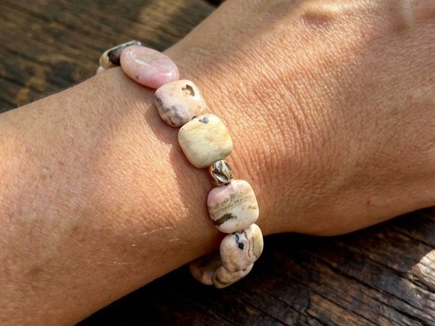Bracelets: Wunderschönes Rhodochrosit-Armband mit Bronze-Element. 17cm. – Neuf avec emballage d'origine à Aarau par Schmuckhoehle_MD 2
