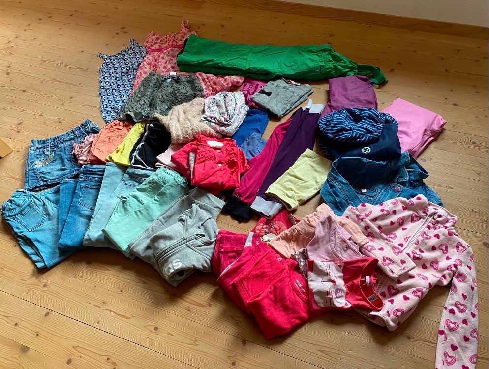 Kleiderpakete & -sets: Kinderkleider und Kinderschuhe – Gebraucht aus Marbach LU von Mammut2012 4
