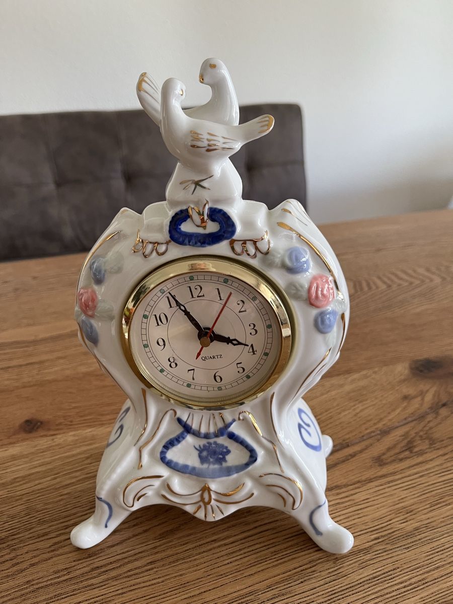 Orologi da terra & Orologi da parete: Antike Tischuhr – Usato da Schliern b. Köniz venduto da medion3098