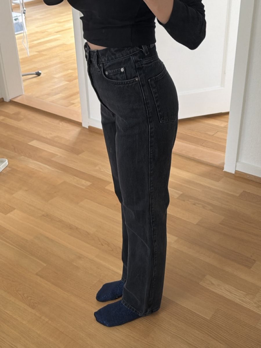Weekday Jeans: Weekday Rowe Jeans Straight, Gr. 25/32 – Usato da Zollikon venduto da lnhw1 2