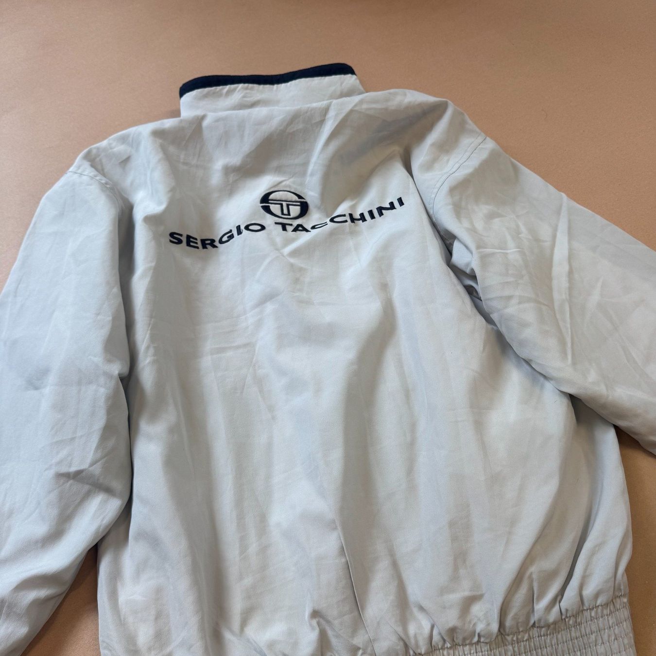 Giacche: Sergio Tacchini vintage grey track jacket – Usato da St. Gallen venduto da sourced_limited 4