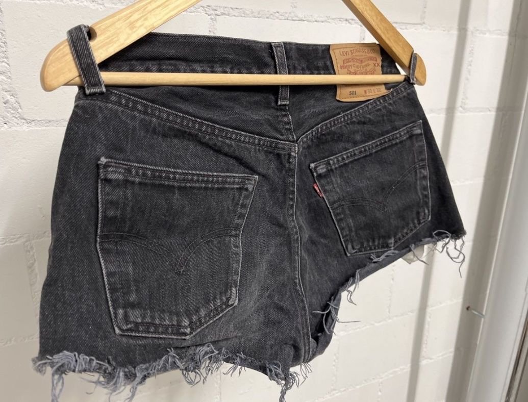 Levi's Pantaloni: Levis Hotpants Shorts, Gr. 30 – Usato da Bern venduto da Princesse_Stephanie 1