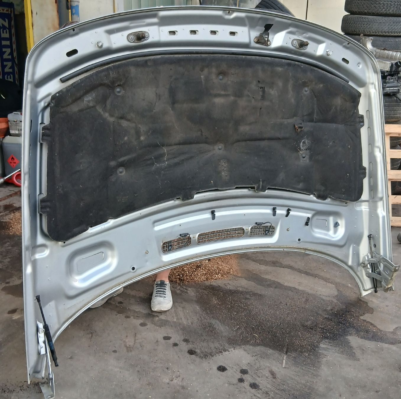 Land Rover Tutti pezzi di ricambio auto: Capot Range Rover 2002-2012 – Usato da la heutte venduto da Auto-stock 1