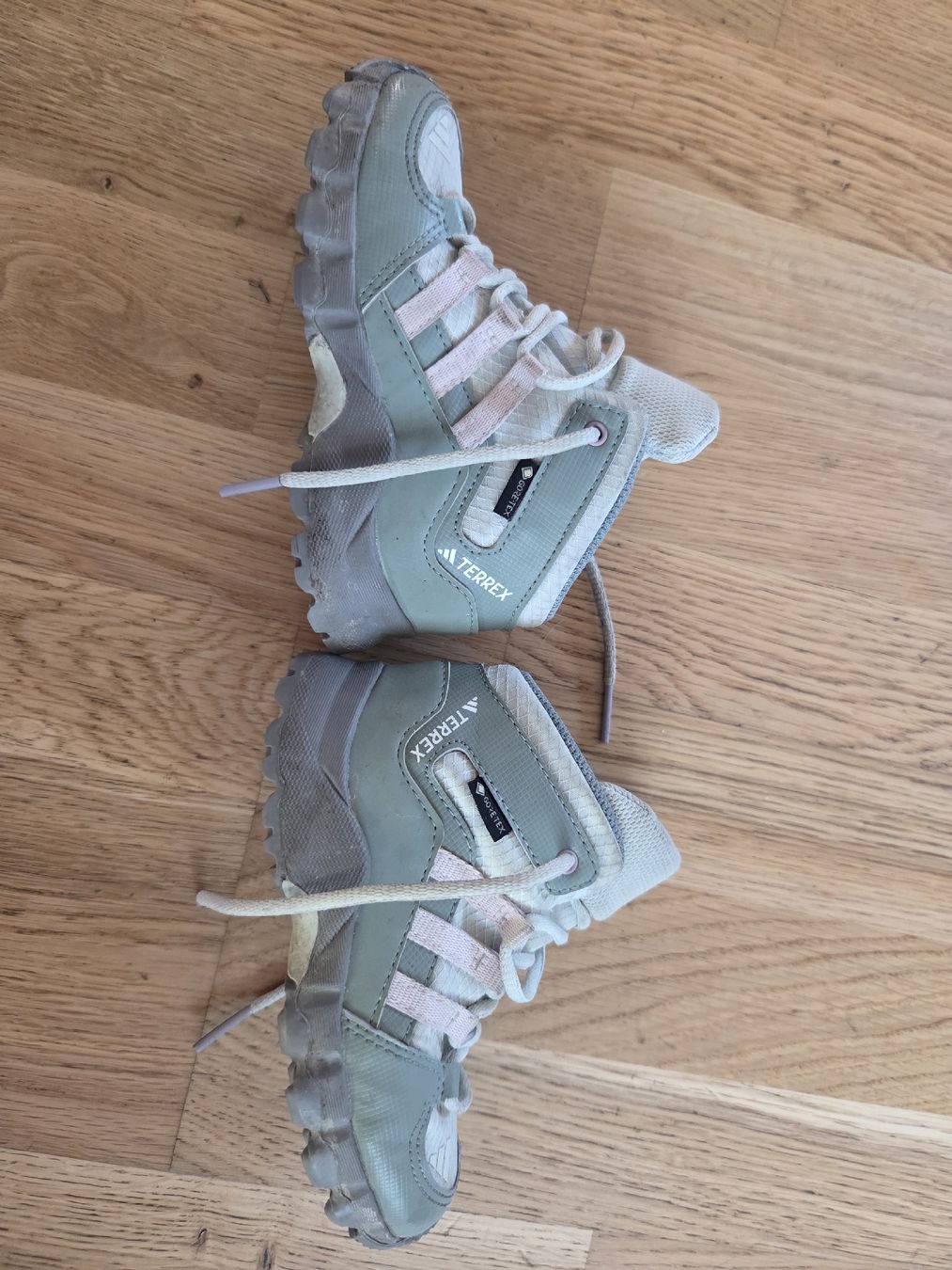Adidas Chaussures garçon: Kinder Wanderschuhe Adidas Terrex Grösse 24  – D'occasion à Oberurnen par Mar_Sa29.09 1