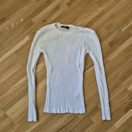 Pull blanc côtelé, taille S