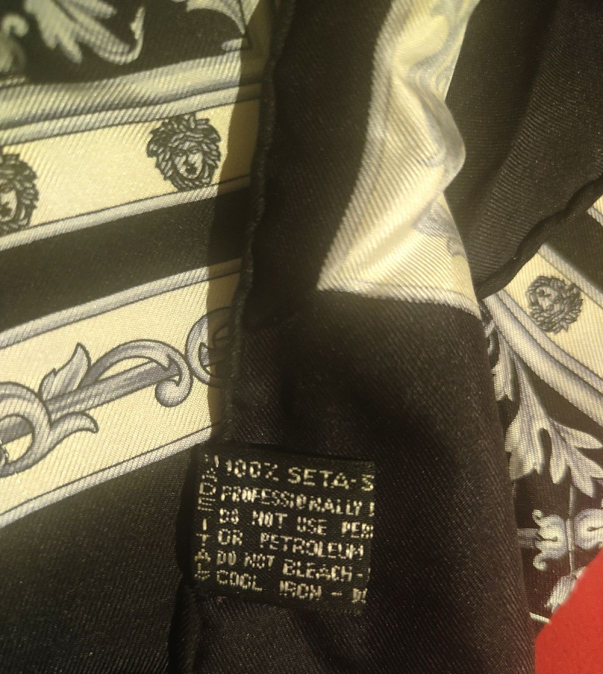 Versace Foulard & Sciarpe: Foulard,écharpe Versace 100% soie – Usato da Biel/Bienne venduto da notfun 3