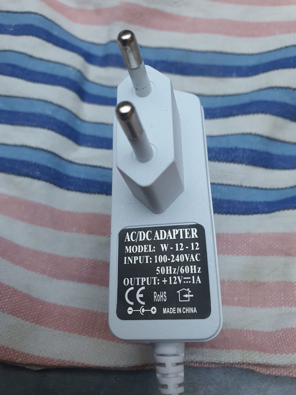 Chargements: Netzteil 12 V – D'occasion à Schachen LU par Dbd7