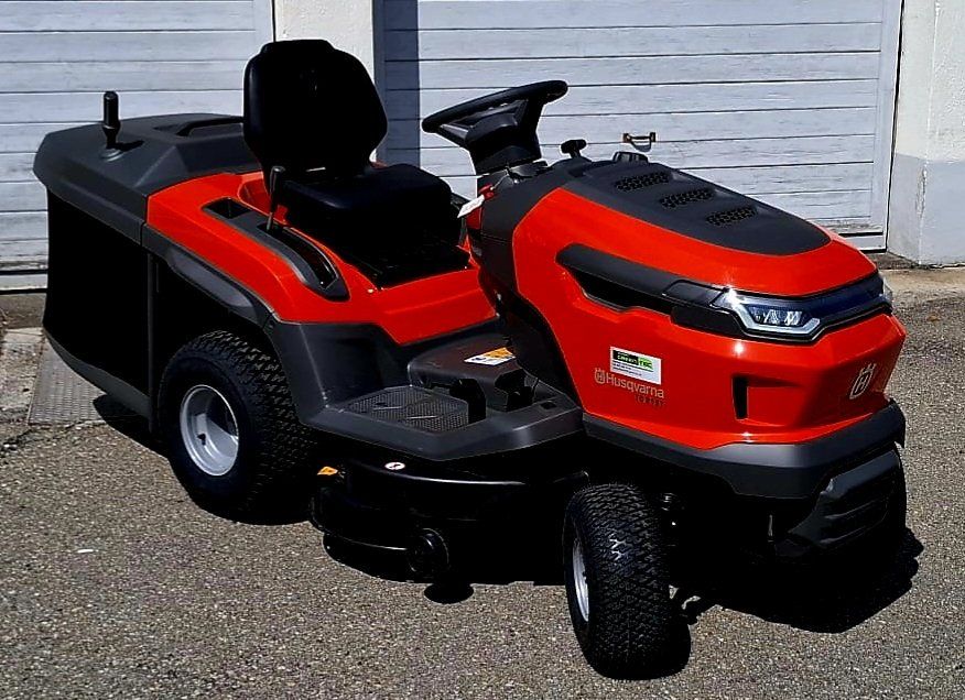 Husqvarna Tondeuses à gazon: Rasentraktor Husqvarna TC215 – Neuf avec emballage d'origine à St. Gallen par BGT02 1