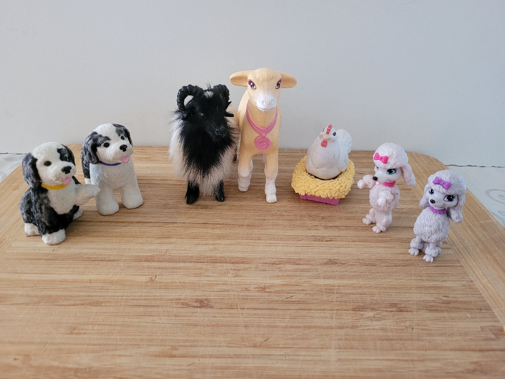 Giocattoli: Barbie Bauernhoftiere und Modehunde – Usato da Niederbuchsiten venduto da klengyel