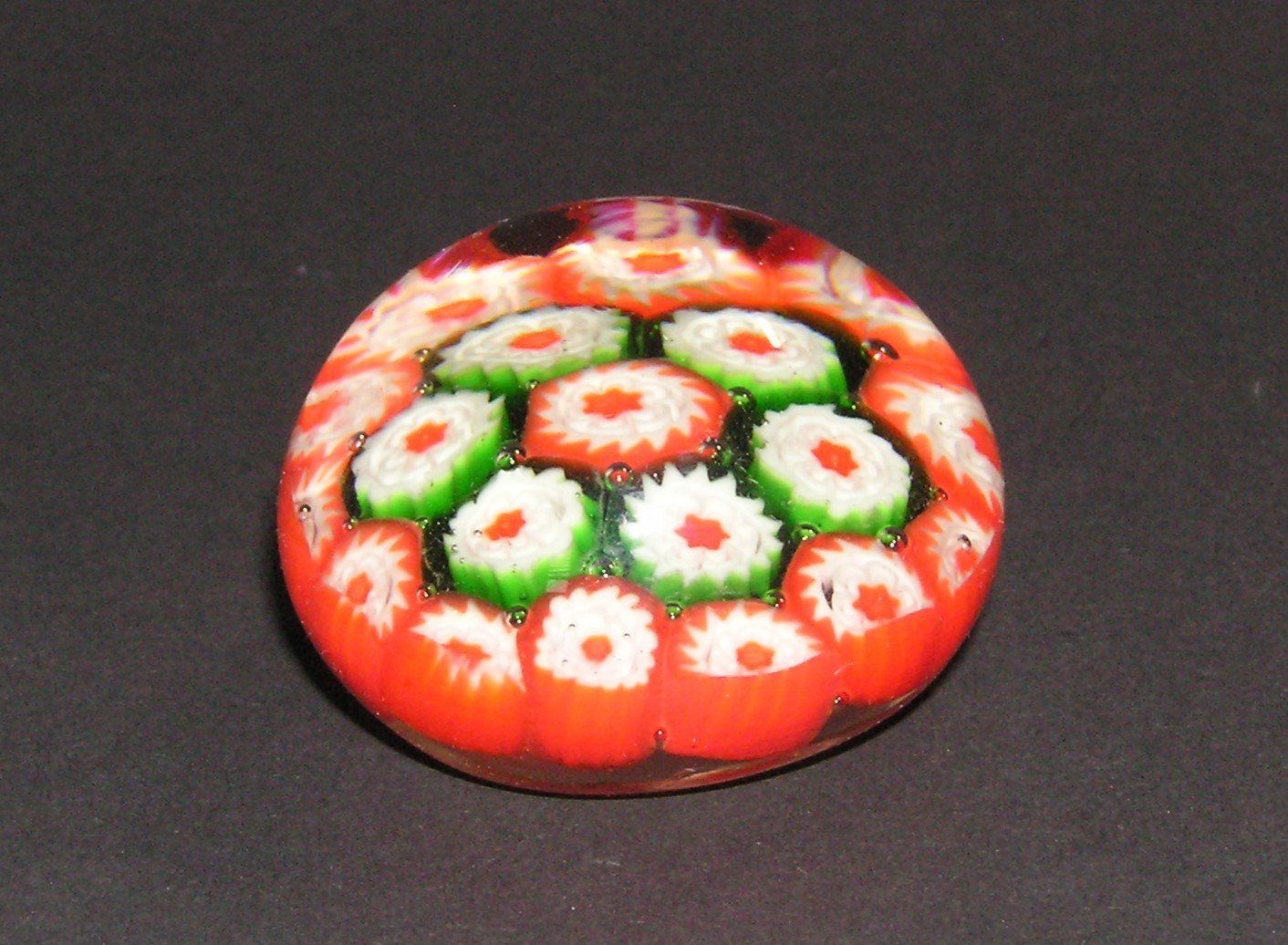 Murano Statuette: MURANO MILLEFIORI PAPERWEIGHT BRIEFBESCHWERER – Usato da Grenchen venduto da Antique-hunter 1