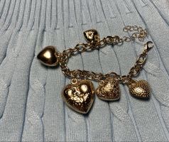 Bracciale con ciondoli a cuore dorati - Nuovo Stile!