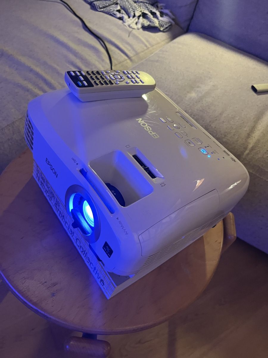 Epson Videoprojektoren: Epson Beamer EH-TW5300 – Gebraucht aus Zürich von cla_8km7 4