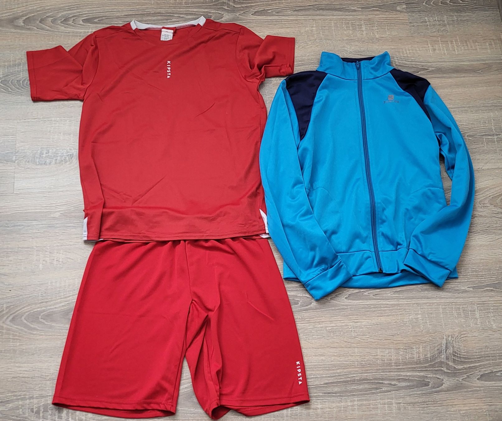 Kleiderpakete & -sets: Habits de sport 160/170 – Gebraucht aus Plagne von pnz75