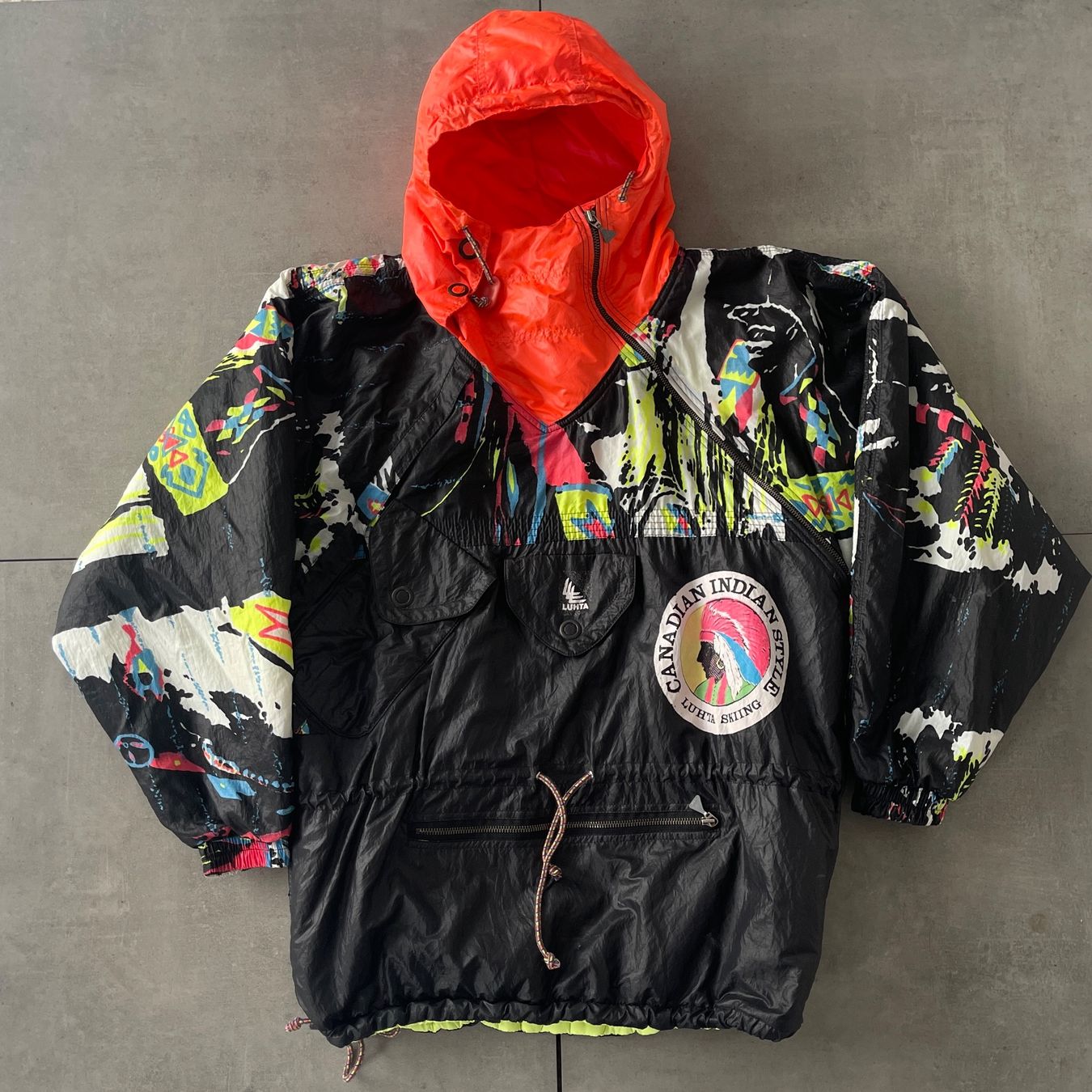 Jacken: 1980s Luhta Skiing Made In Finland Vintage Pattern Jacket – Gebraucht aus Bern von shoprestoredvintage
