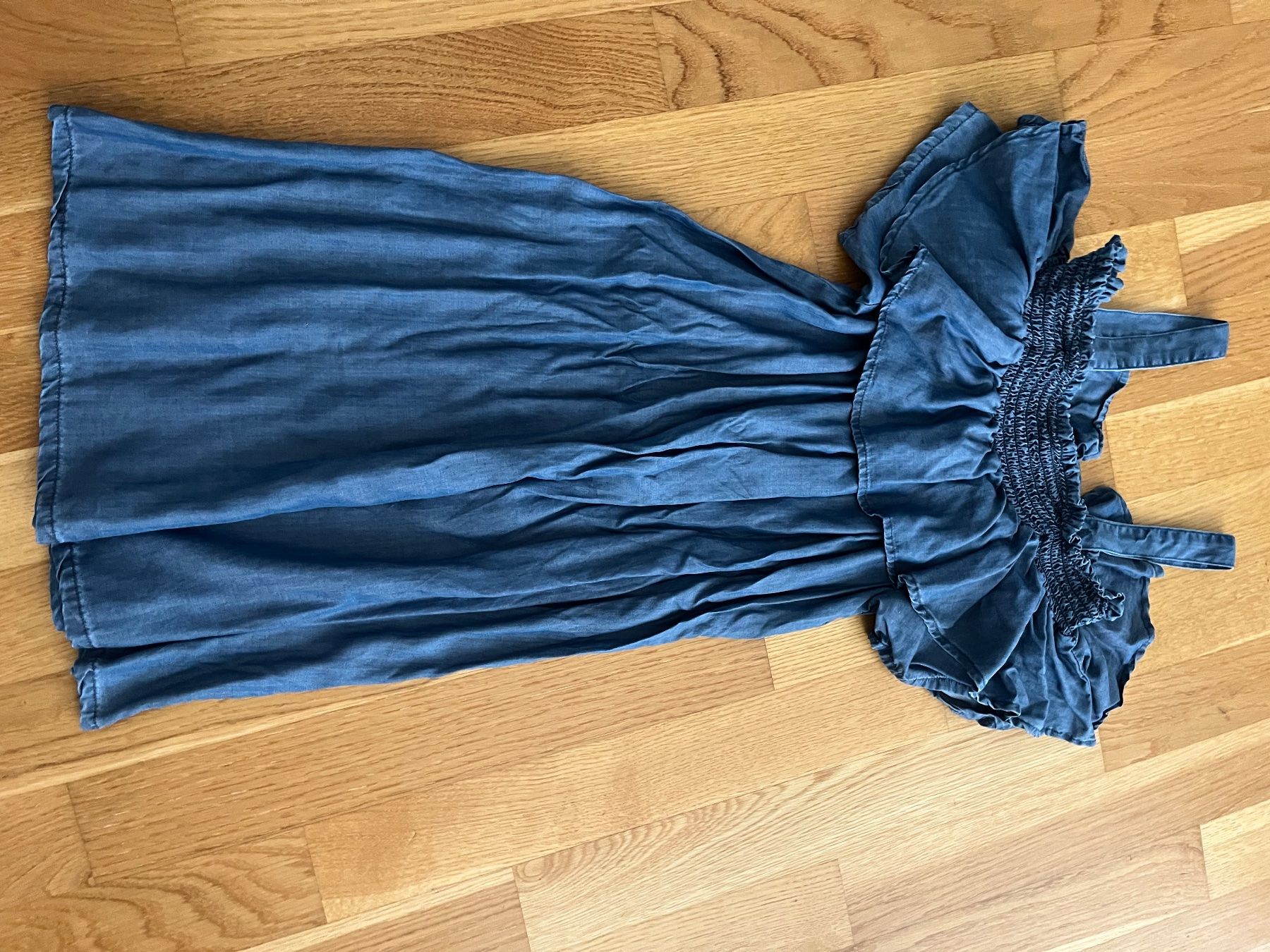 Kleider: Kleid in Jeans-Optik – Gebraucht aus Sursee von hor_gwb5