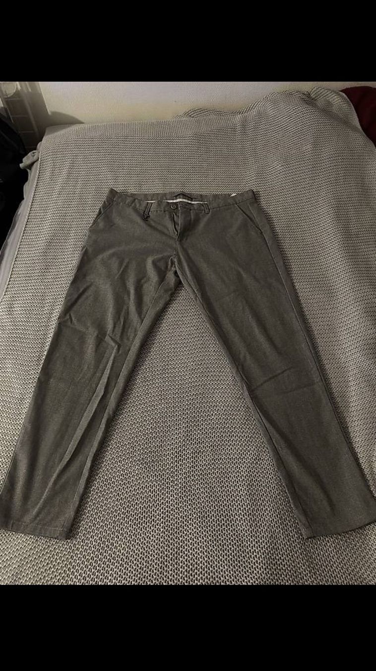 Zara Pantaloni: Hose – Usato da Zürich venduto da Yvo619 1