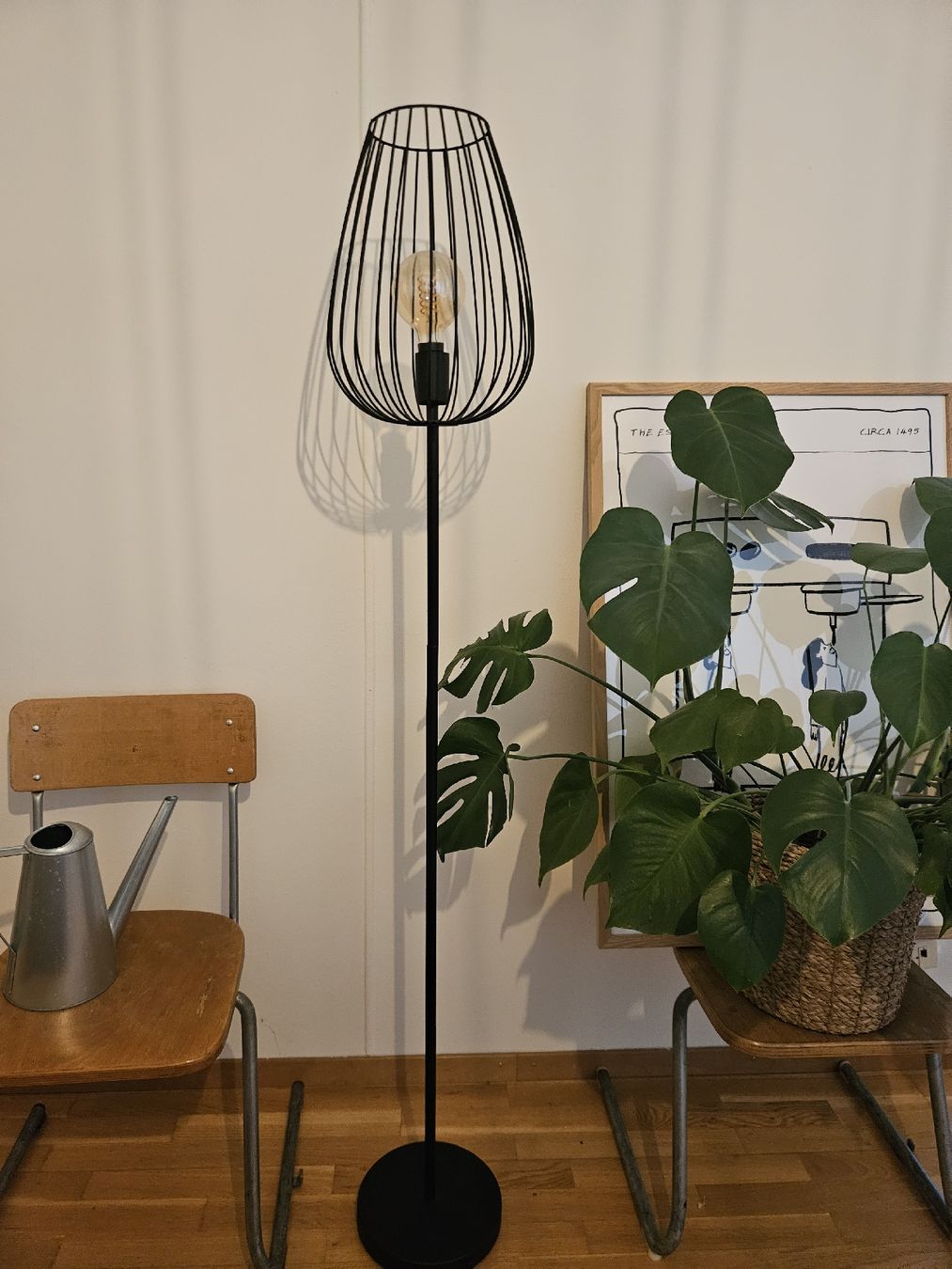 Lampade: Stehlampe Drahtgestell schwarz mit Glühbirne – Usato da Zürich venduto da jan_7sr2 1