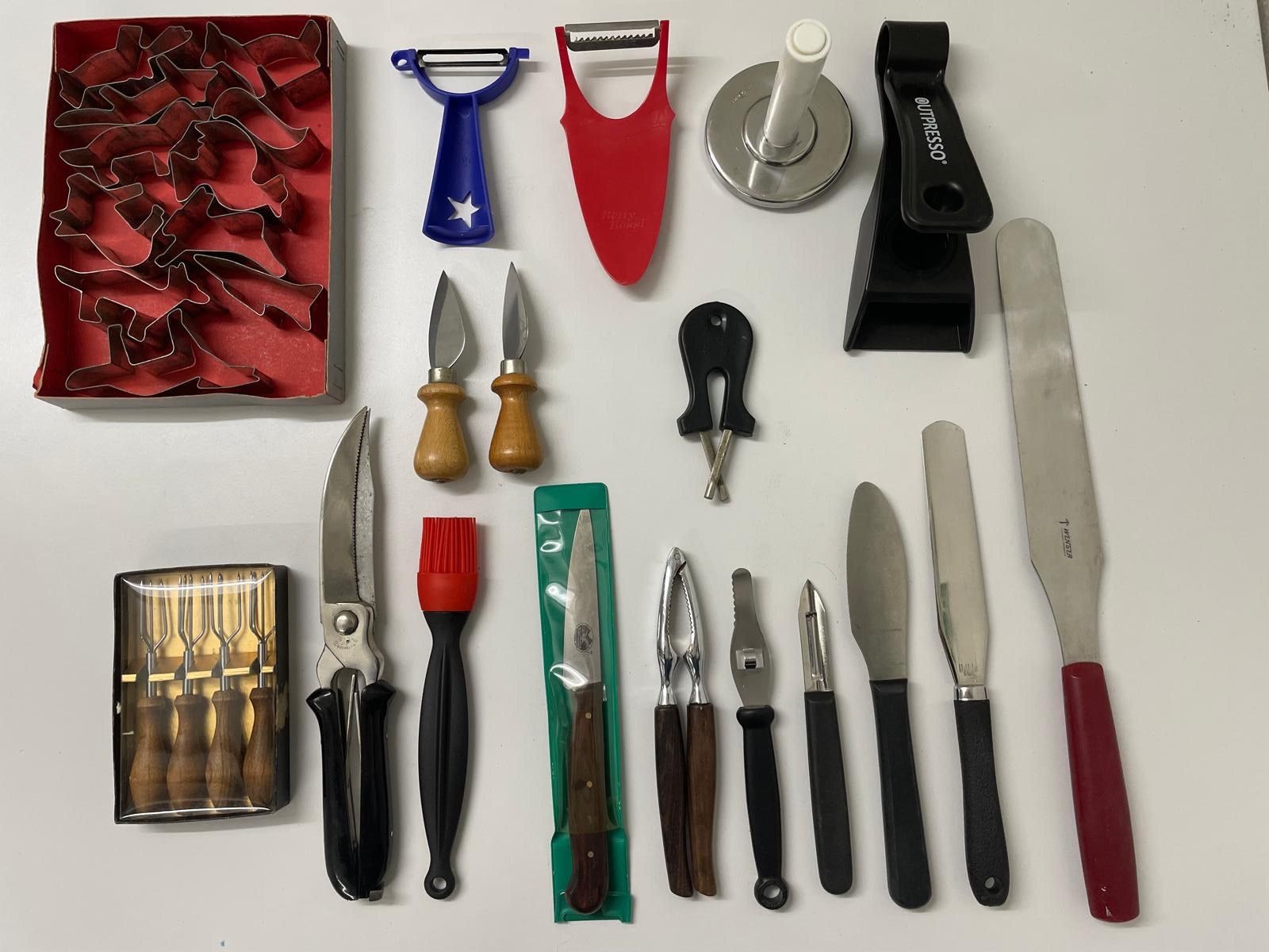 Küchengeräte: 18 Küchenartikel / Küchenhelfer – Gebraucht aus Schwerzenbach von Tamama