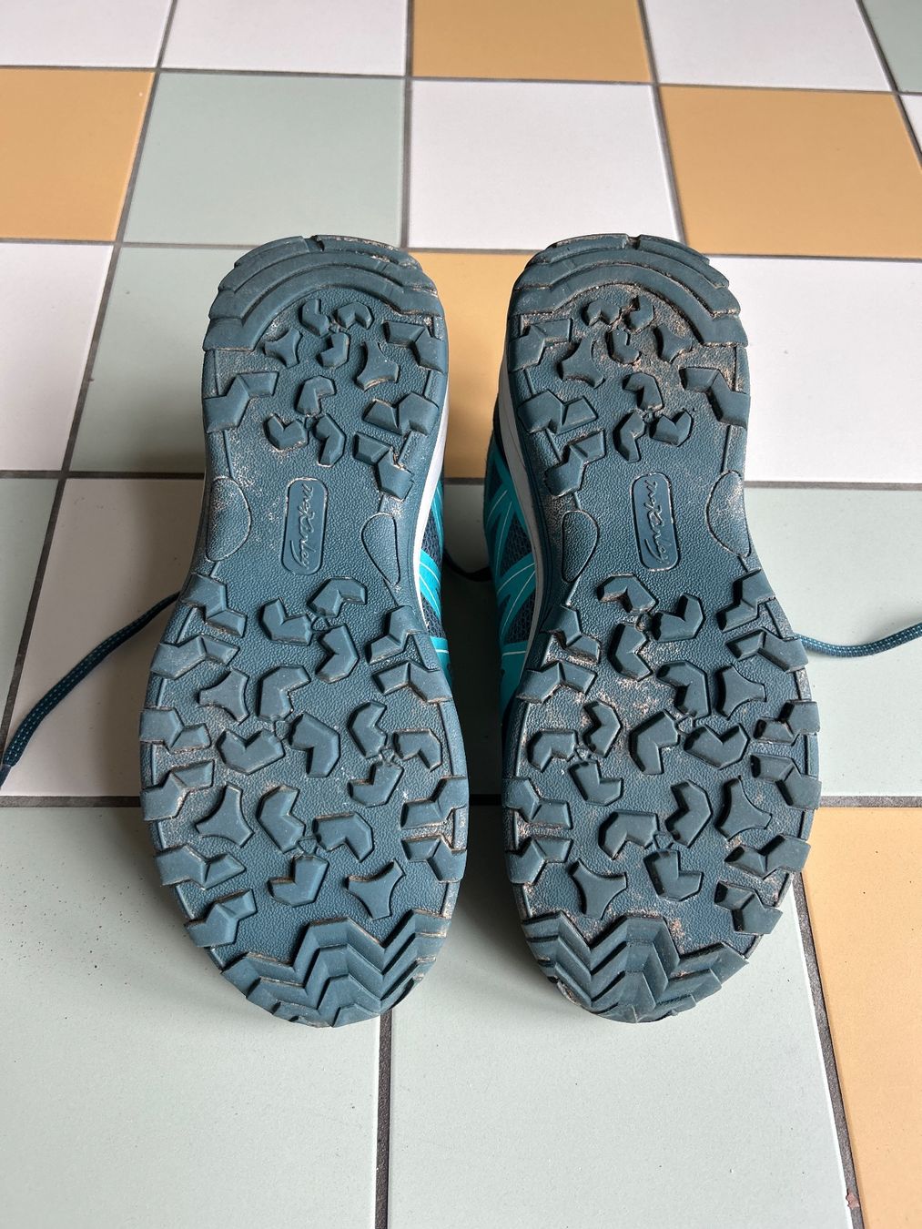 Scarpe per ragazze: Trekkingschuhe von Kinley, Grösse 37 – Usato da Zürich venduto da Diekosaken 3