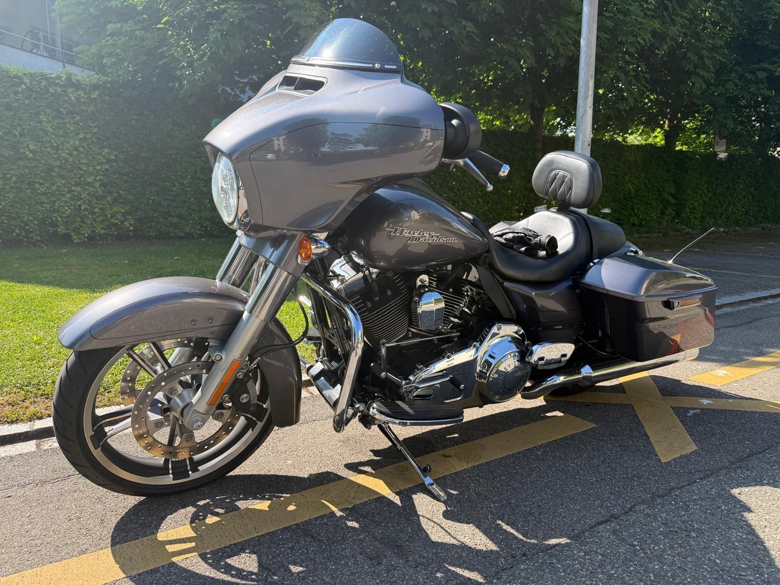 Harley-Davidson Touring: Harley Davidson Street Glide – Usato da Rütihof venduto da elcheffe81