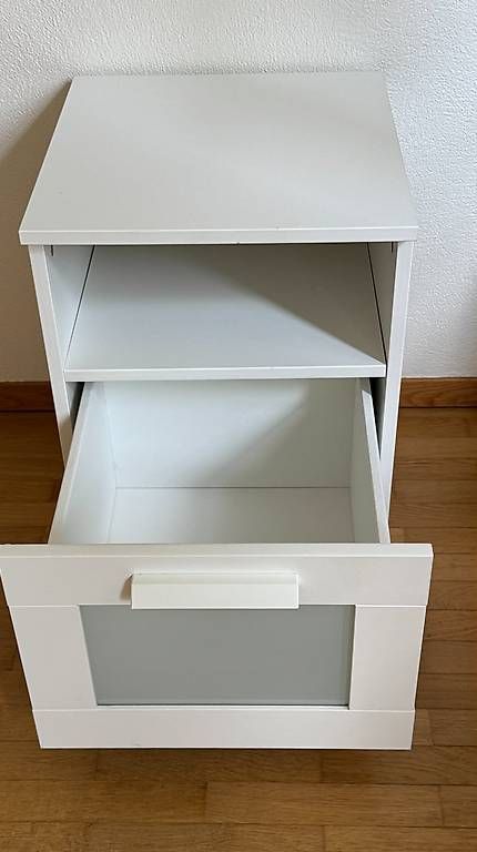 Comodini: BRIMNES Nachttische / Bedside Tables (2) – Usato da Zürich venduto da eng_52gr 2