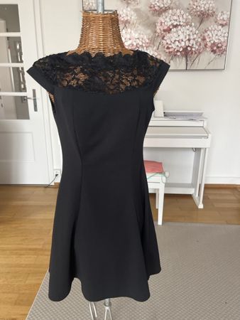 Kleid mit Spitze, 36