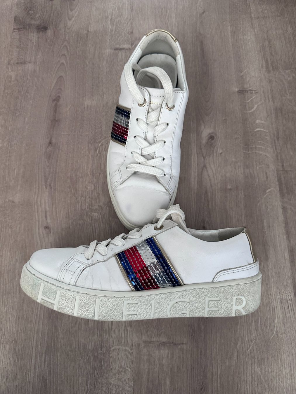 Tommy Hilfiger Damenschuhe: Sneaker, Tommy Hilfiger – Gebraucht aus Haldenstein von Tilo3