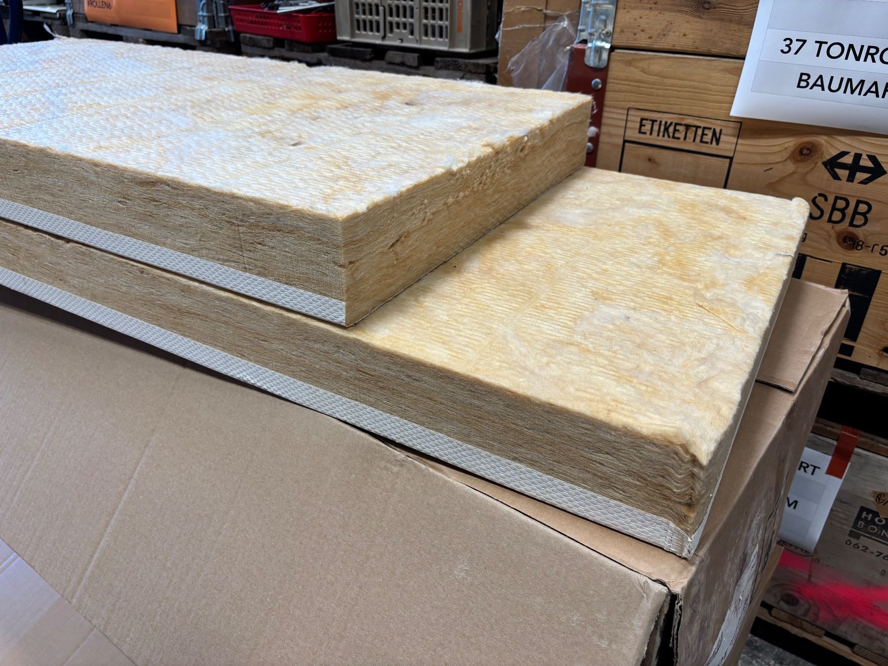 Matériau de remplissage: Thermo-Plus Deckenplatten  100 mm 1500x600mm ca. 10,60m2 – D'occasion à Winterthur par ReUse_Baumarkt 1