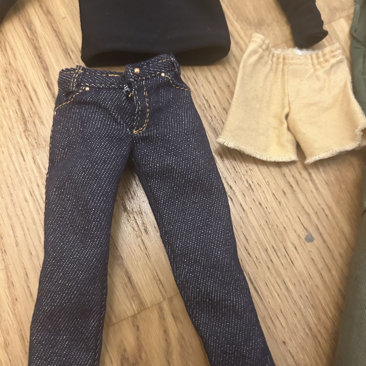 Puppen: Barbie/Ken Basic Model Denim Outfit/2010 – Gebraucht aus Thalwil von Centrone 2