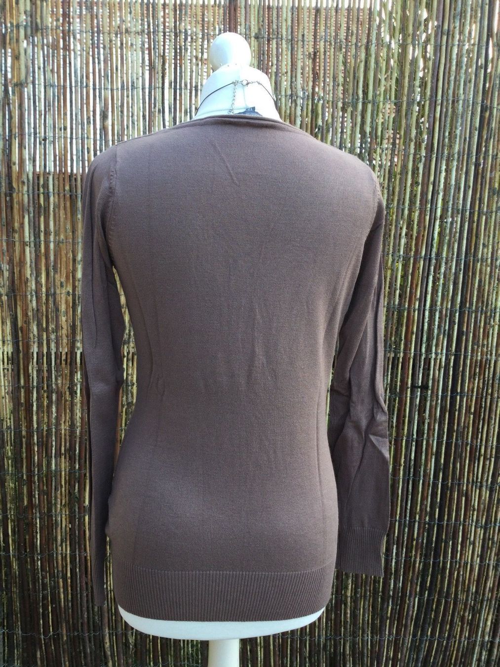 Maglioni & Felpe: Pull praliné col V marque CLARA VITTI, taille M – Nuovo e nell'imballaggio originale da Agiez venduto da chouchanelle 5