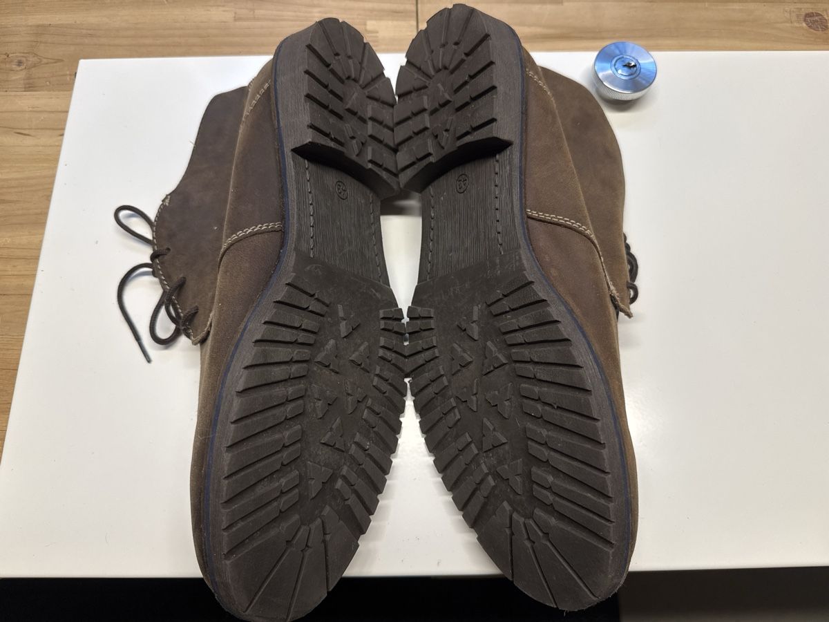 Chaussures hommes: Halbhohe Wildlederschuhe Gr 42 – D'occasion à Maisprach par 4464 1