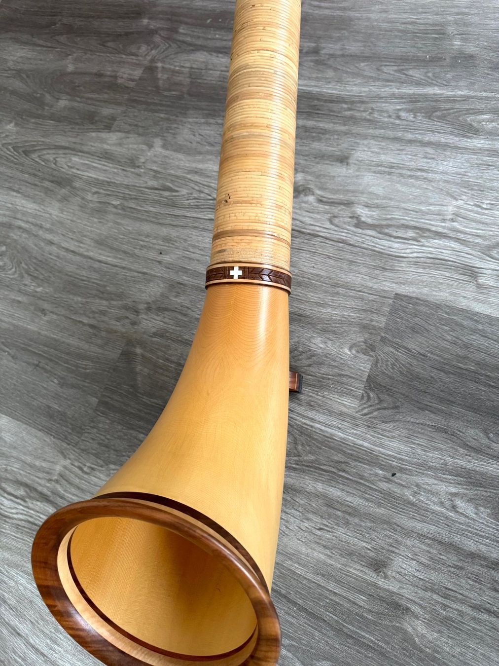 Musikinstrumente: Alphorn Cattaneo – Neu (gemäss Beschreibung) aus Davos Dorf von Links