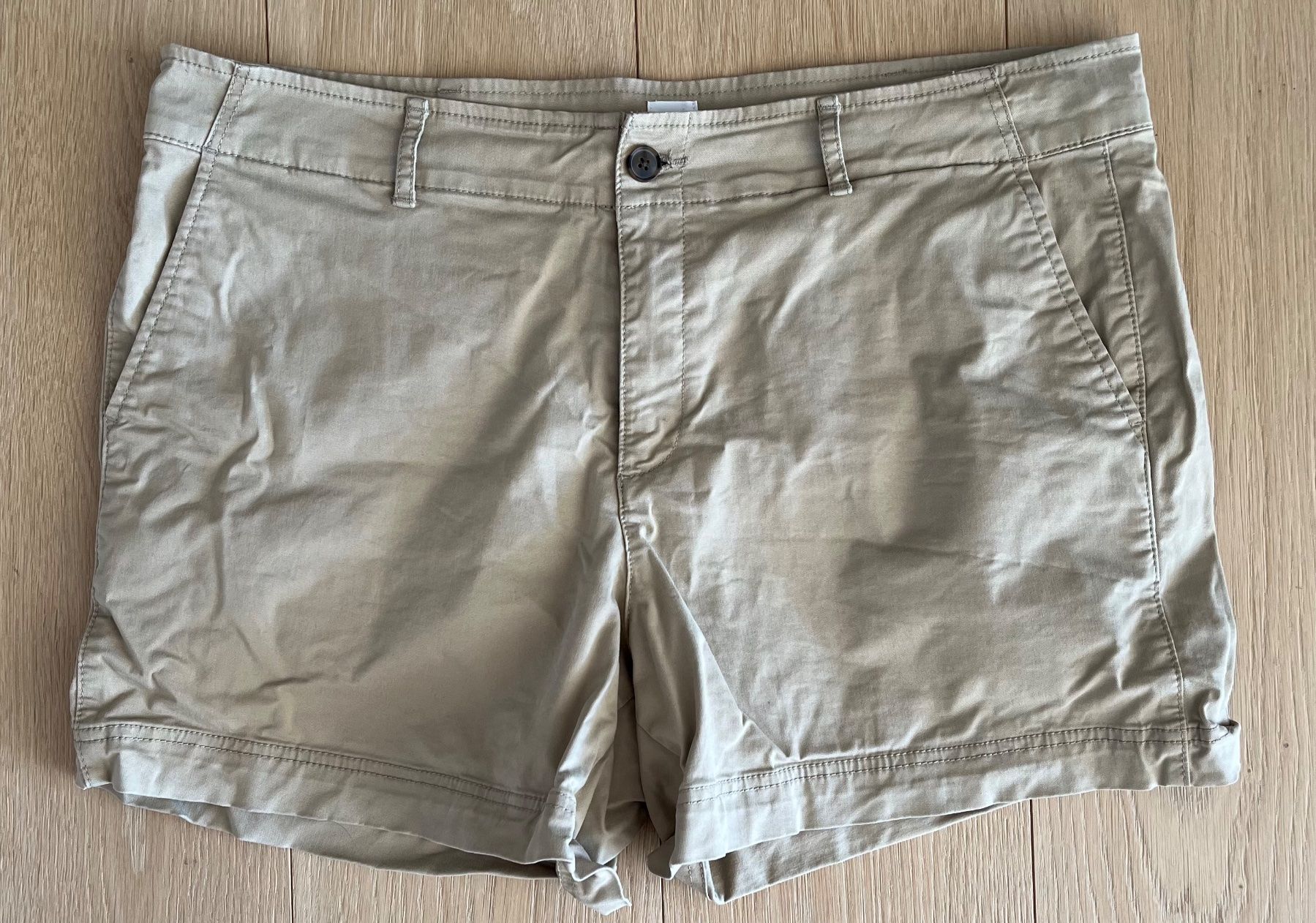 Gap Hosen: Gap Shorts beige Gr. US 16 (46) – Gebraucht aus Zollikon von Svch