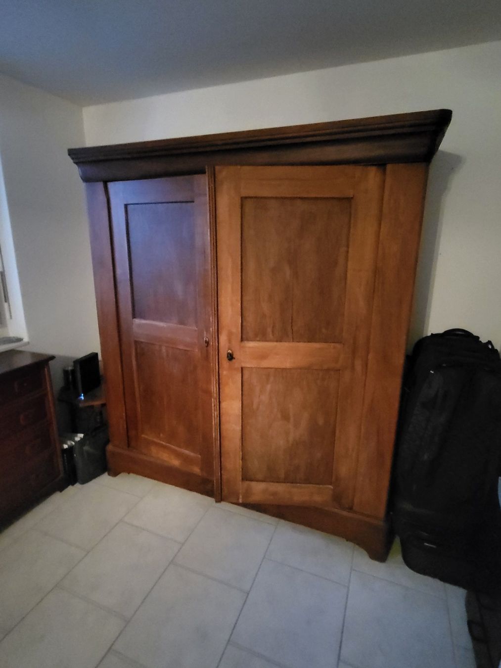 Armadi: Antiker Holzschrank – Usato da Rümlang venduto da Turrin 1