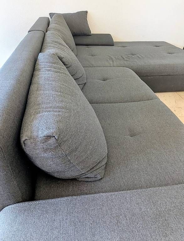 Sofas: Polstermöbel / Couch in grau-schwarz – Gebraucht aus Rorschach von bec_wcm2 2