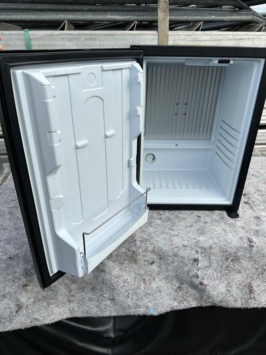 Kühlschrank: Minibar Dometic RH 430 NTE – Gebraucht aus Spreitenbach von Space_X 3