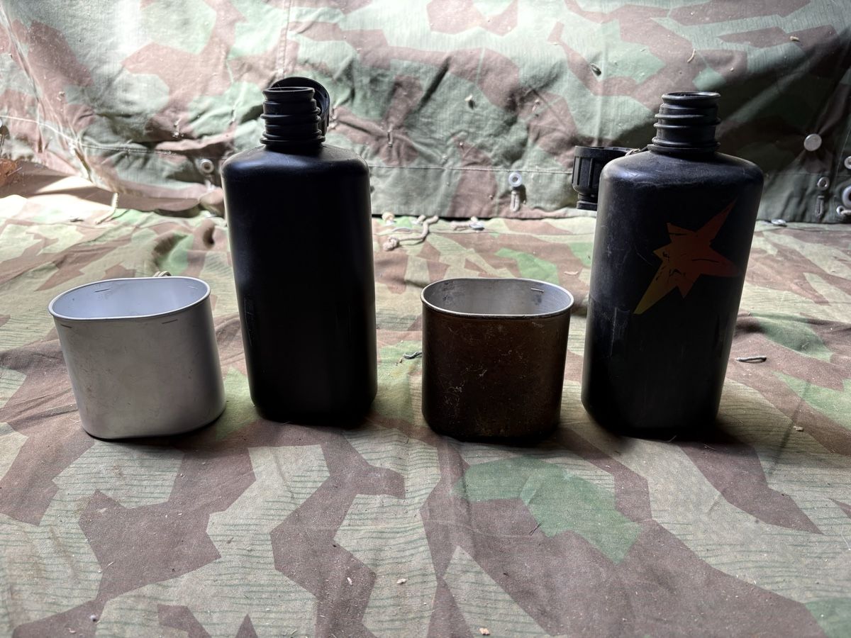 Schweizer Armee Ausrüstung & Ersatzteile: Schweizer Armee Feldflaschen zwei Stk. – Gebraucht aus Wil ZH von El_Bicho 3