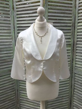 Boléro écru satiné pour mariage, taille 40 (dos 43,5cm) NEUF