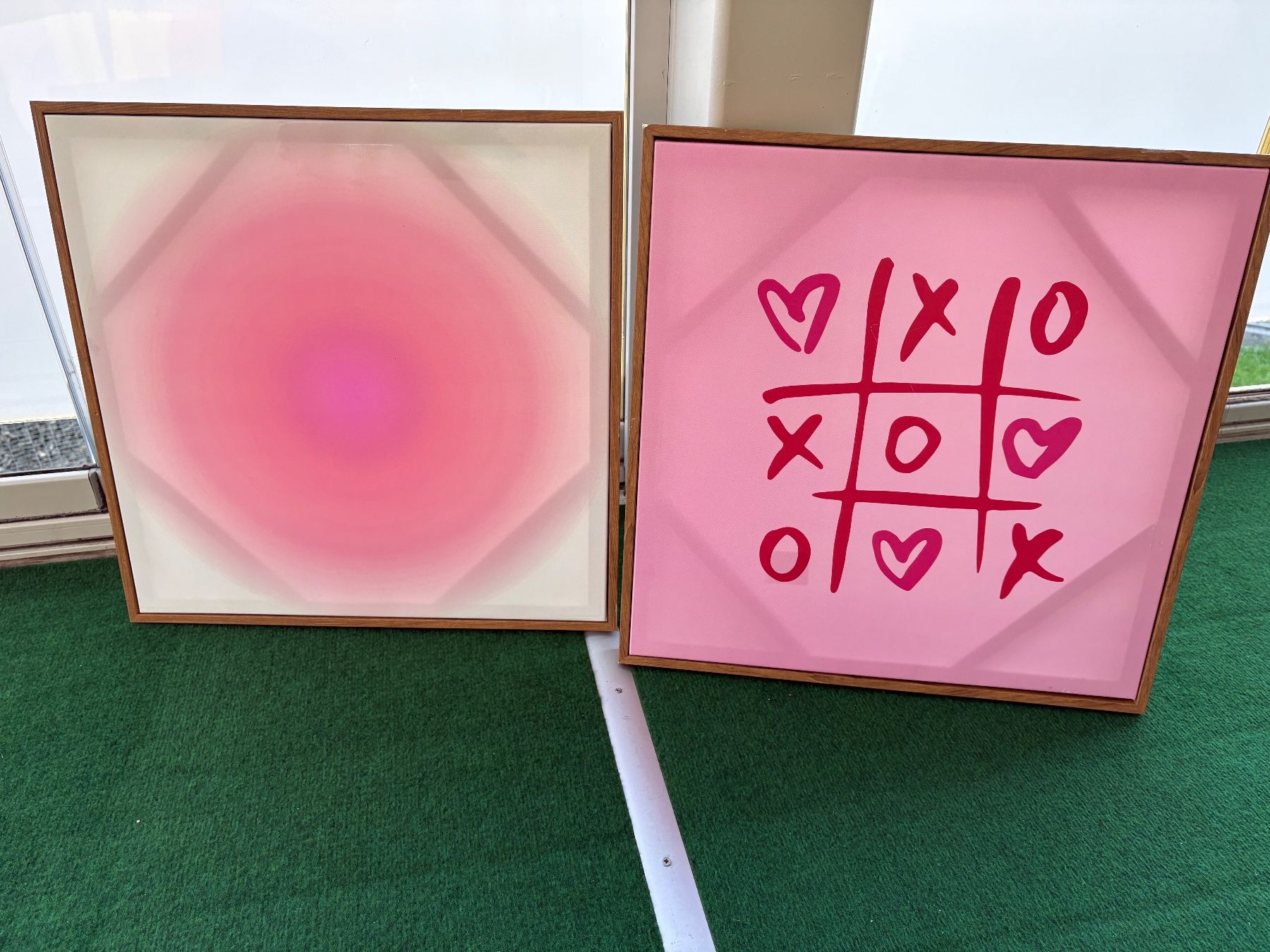 Foto & Immagini: Bilder mit Tic Tac Toe Muster und Farbverlauf rosa – Usato da Schübelbach venduto da S1CH